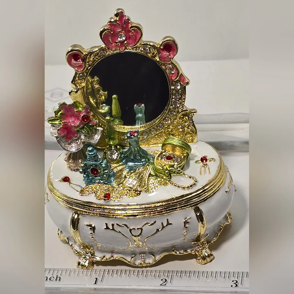 N/A vanity jewelry